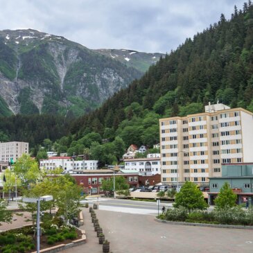 Alaskan Juneaussa menestyksekäs hiilidioksidipäästöjen kompensointihanke korostaa kestäviä aloitteita.