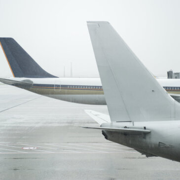 Alaska Airlines pysäyttää Boeing 737 MAX 9 -laivaston, mikä vaikuttaa kansallisella tasolla lentoihin.